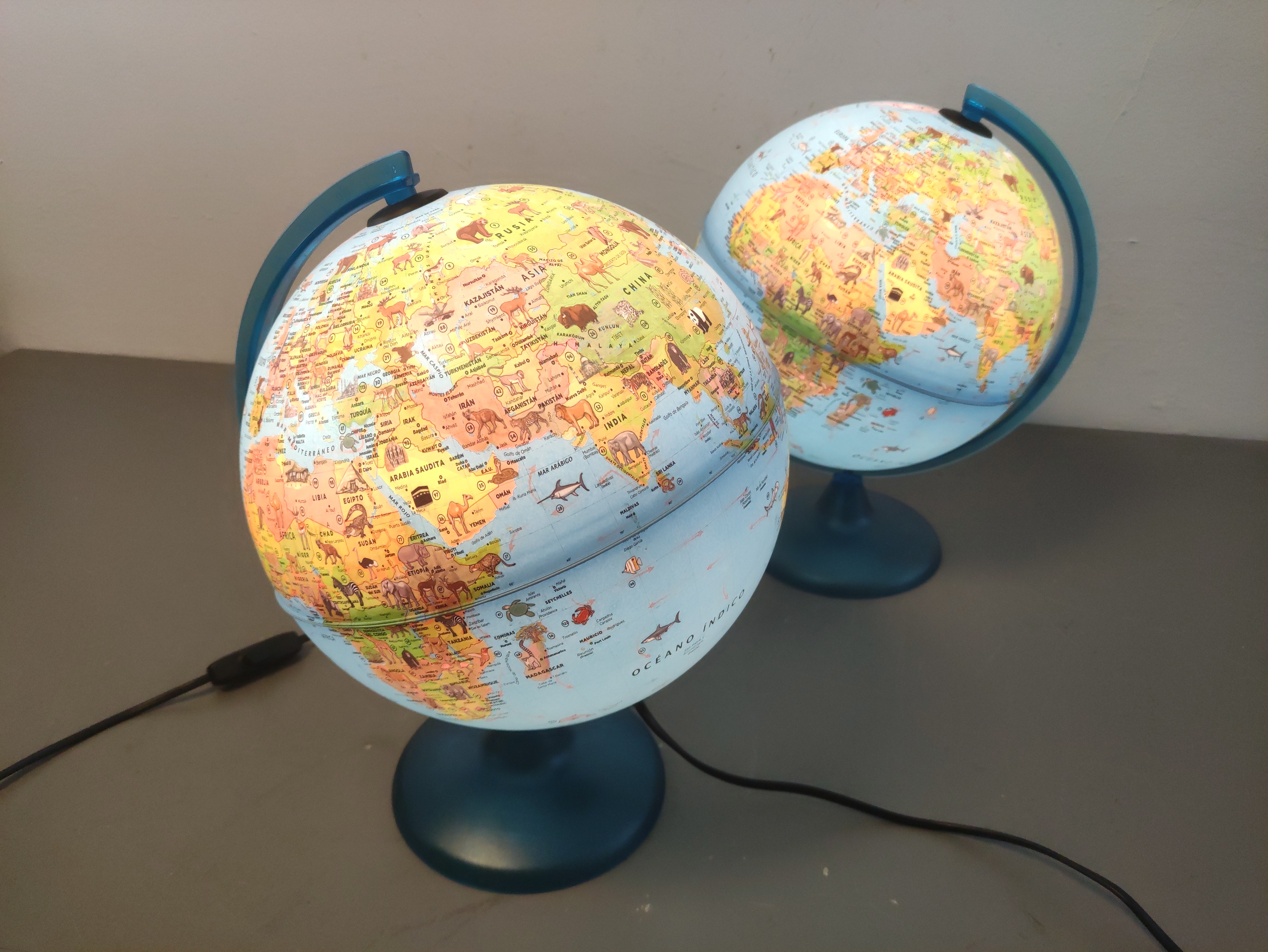 globo terraqueo deco plast luz alt 34 o28 2u